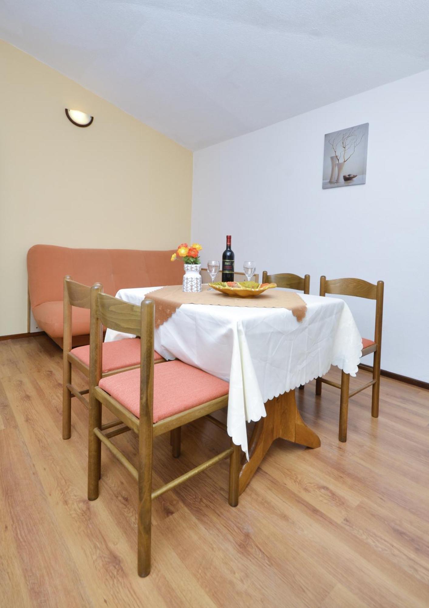 Family Friendly Apartments With A Swimming Pool Baska Voda, Makarska - 12442 Pokój zdjęcie